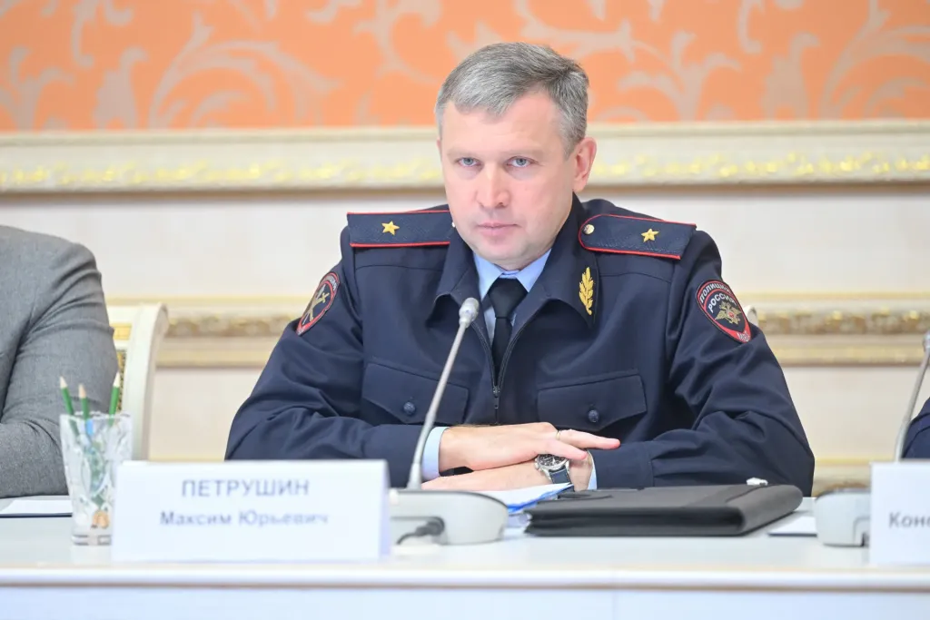 Гусев поручил усилить профилактику преступности среди подростков