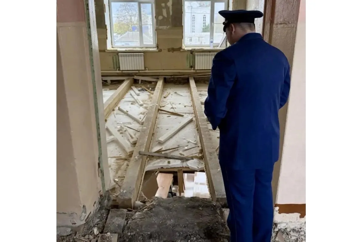 В Панино учитель упала в дыру в перекрытии ремонтируемой школы