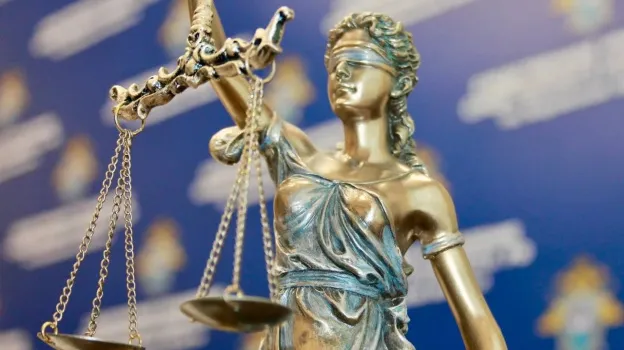 Замдиректора воронежской спортшколы оштрафовали на 3 млн за взятку