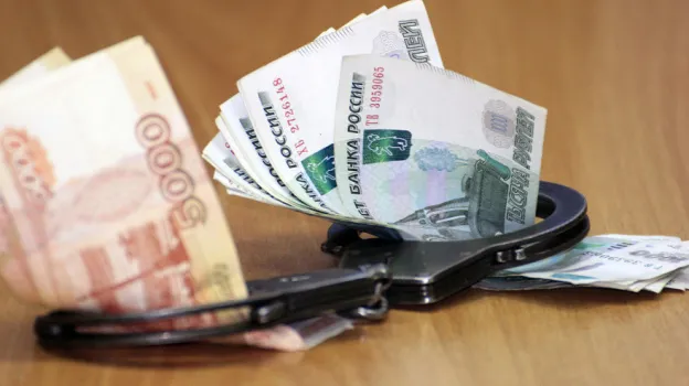 Воронежского доцента оштрафовали на 600 тысяч за взятки от студентов