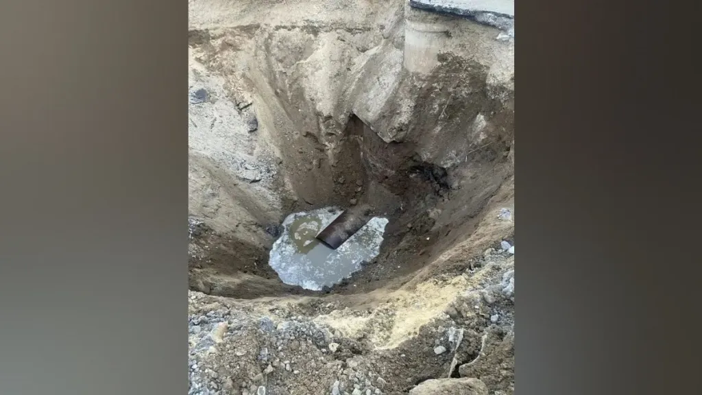 В Воронеже за ночь заменили 2 м изношенного коллектора